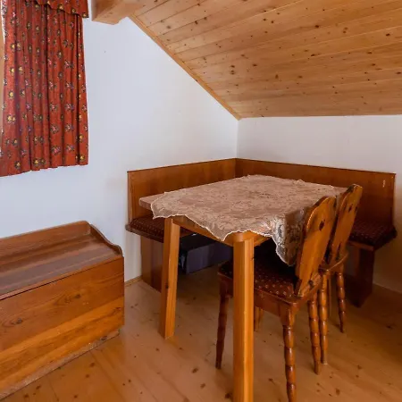 Traditional Chalet In Carinthia With Mountain Views مالنتز