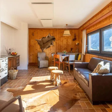 Traditional Chalet In Carinthia With Mountain Views مالنتز