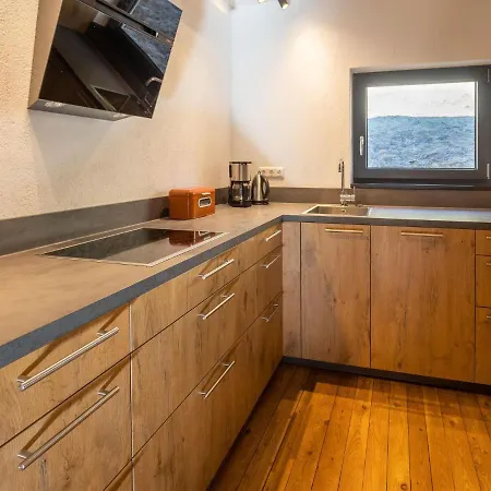 Traditional Chalet In Carinthia With Mountain Views مالنتز